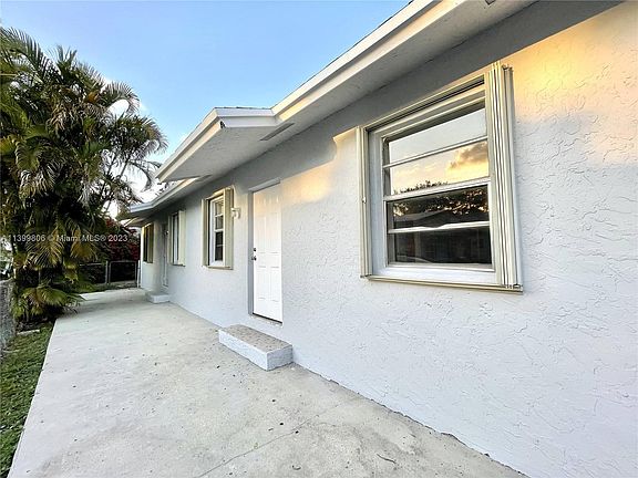 3rd image of 5913 Liberty St #1