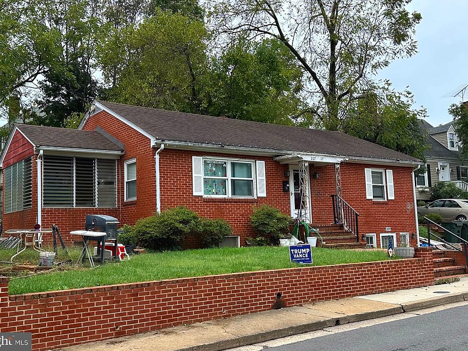 2nd image of 207 W Chandler St