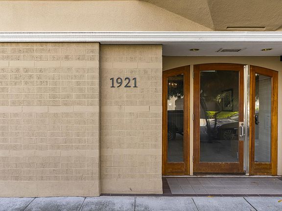 3rd image of 1921 Jefferson St APT 205