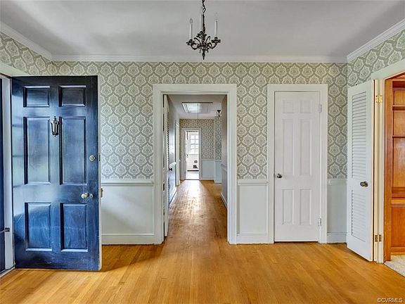 3rd image of 105 El Dorado Dr