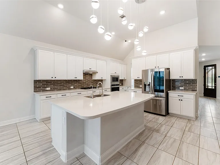 7623 Water Glen Ln — Photo 18