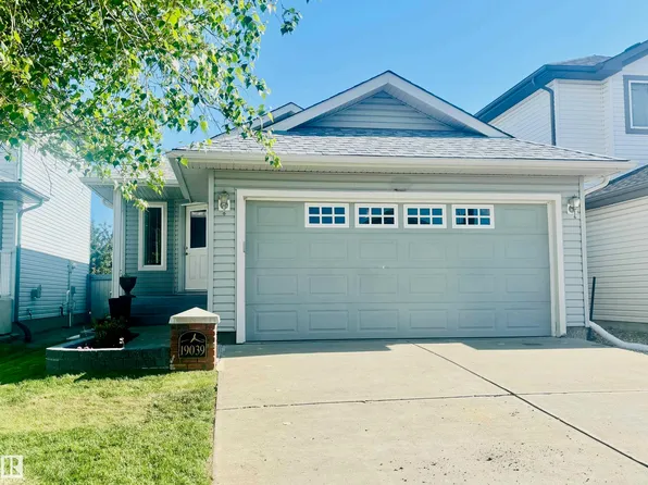 19039 47th Ave NW, Edmonton, AB T6M 2V6