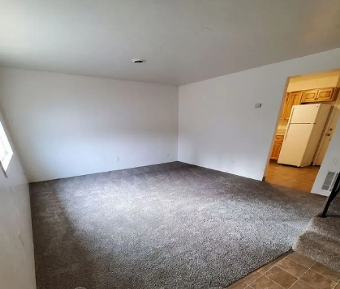 Building Photo - 1267 SE Holman Ave #2