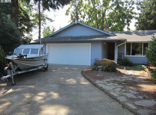 327 SE Ankeny Cir, Portland, OR 97233