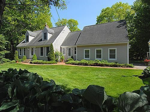 2nd image of 800 Washington Rd