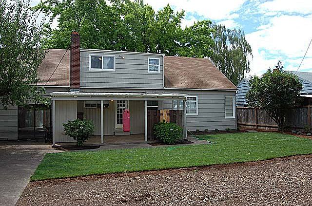 2nd image of 434 Maple St