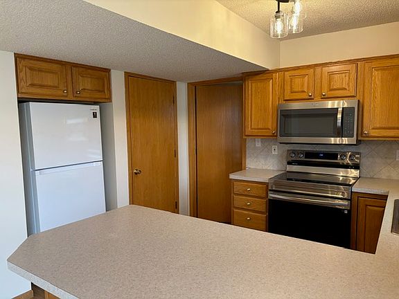 4th image of 611 Goodrich Dr