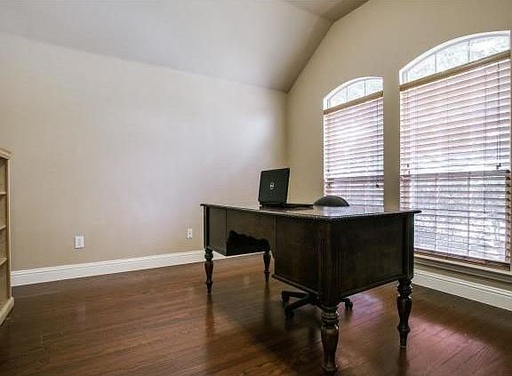 4th image of 6893 Shoreview Dr