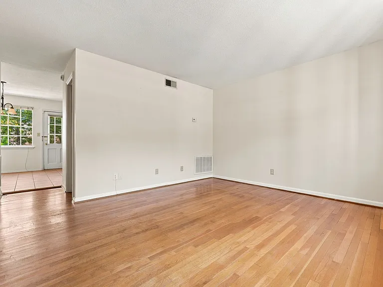 1002 Willow Dr #30 — Photo 8