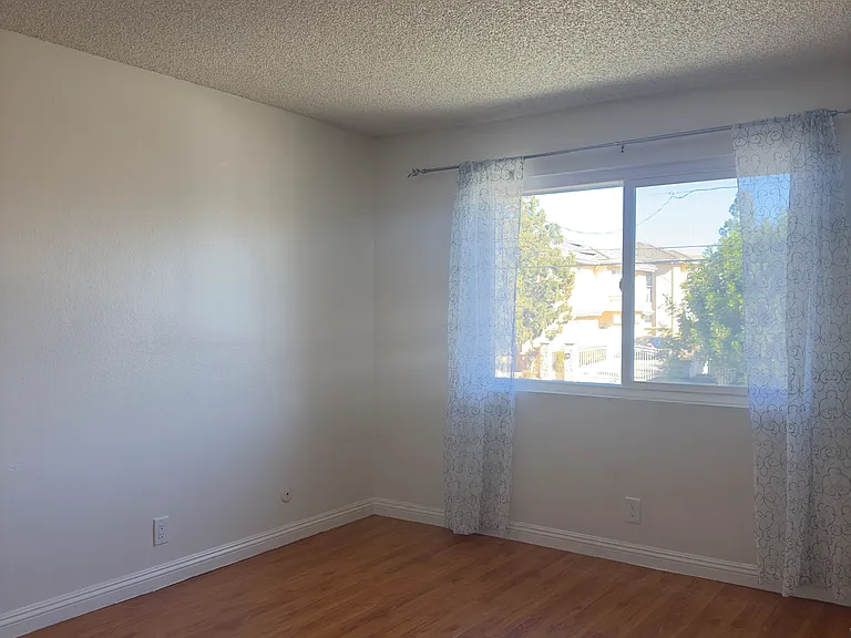 415 Pomelo Ave #F — Photo 7