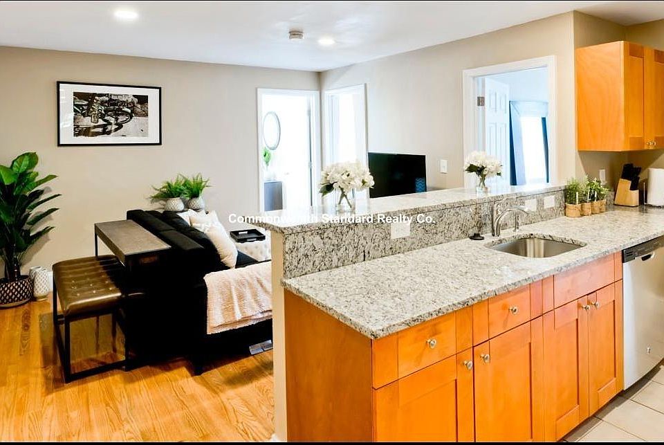 1st image of 85 Egmont St #26