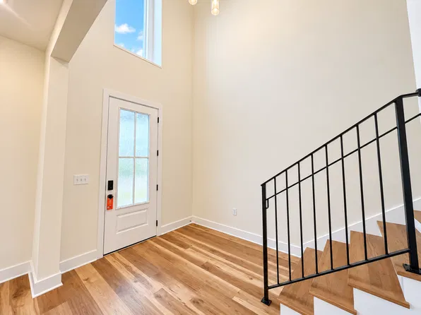 9946 N Lake Geneva St, Lakeland, TN 38002