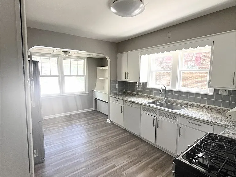 721 Polk Ave — Photo 9