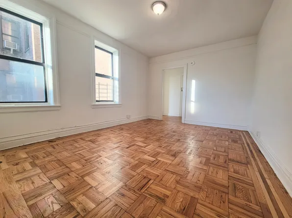 210 W 262nd St #4CC, Bronx, NY 10471