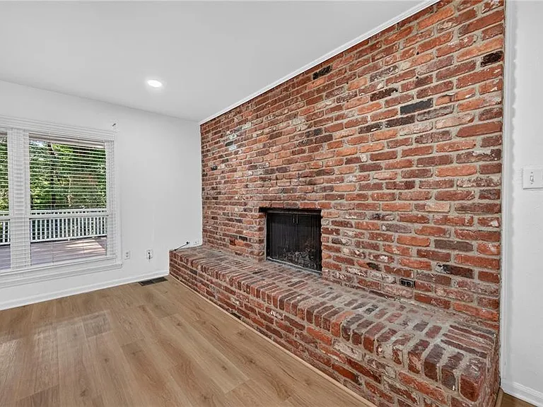 1714 S Johnson Ferry Rd NE — Photo 6