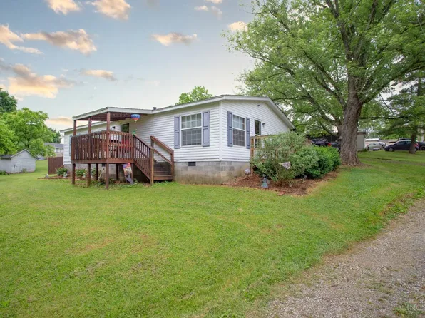 737 1st St, West Union, OH 45693