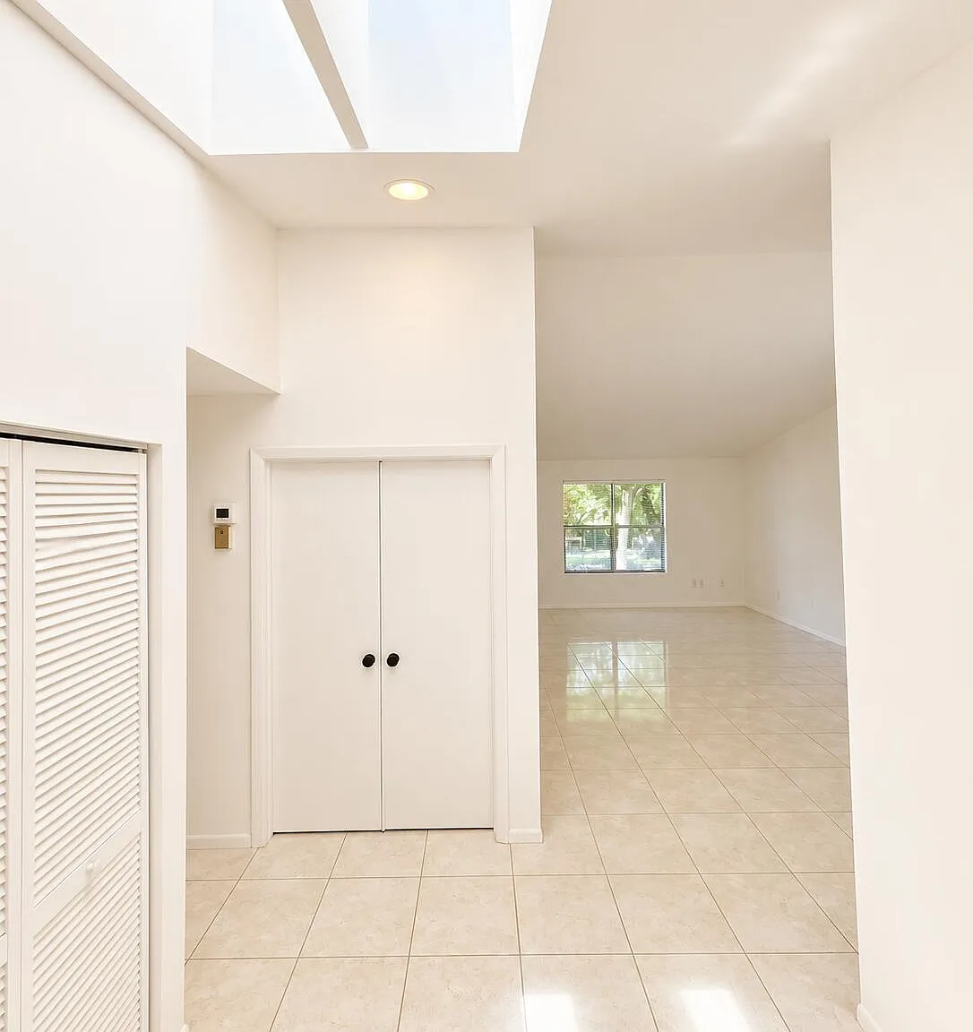 2 bed, 2.0 bath, 1180 sqft, $2,250 — Photo 1