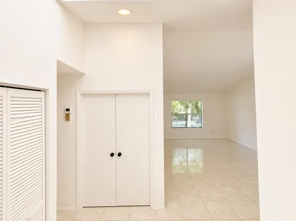 12969 Pennypacker Trl APT 16, West Palm Beach, FL 33414