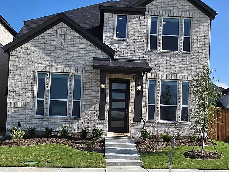 3010 Eleanor Dr — Photo 1