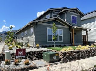 282 Rockfellow Pl, Talent, OR 97540