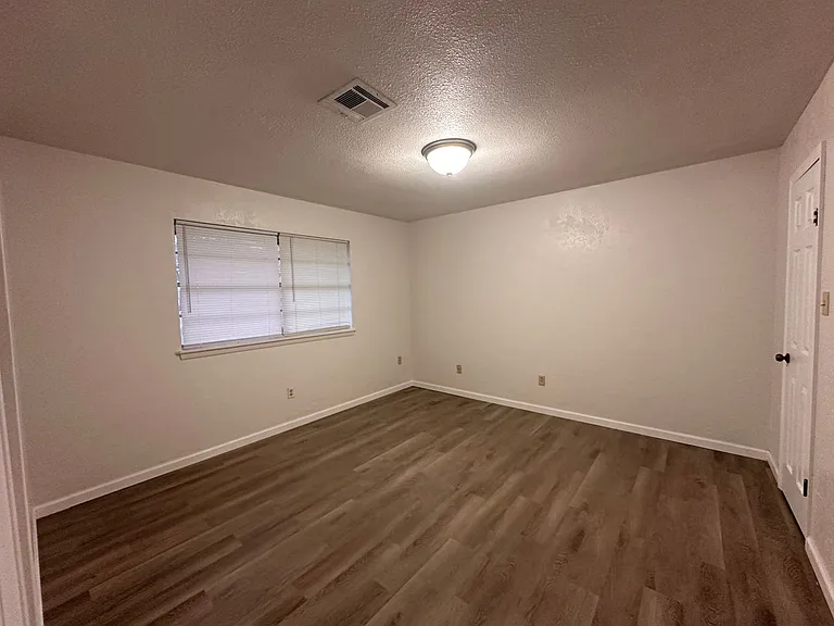 6623 NW Denver Ave — Photo 15