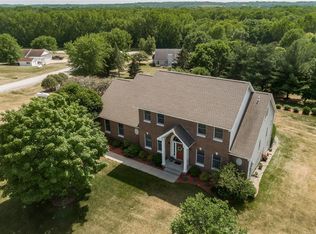 4460 Cedar Heights Cir, Center Pt, IA 52213