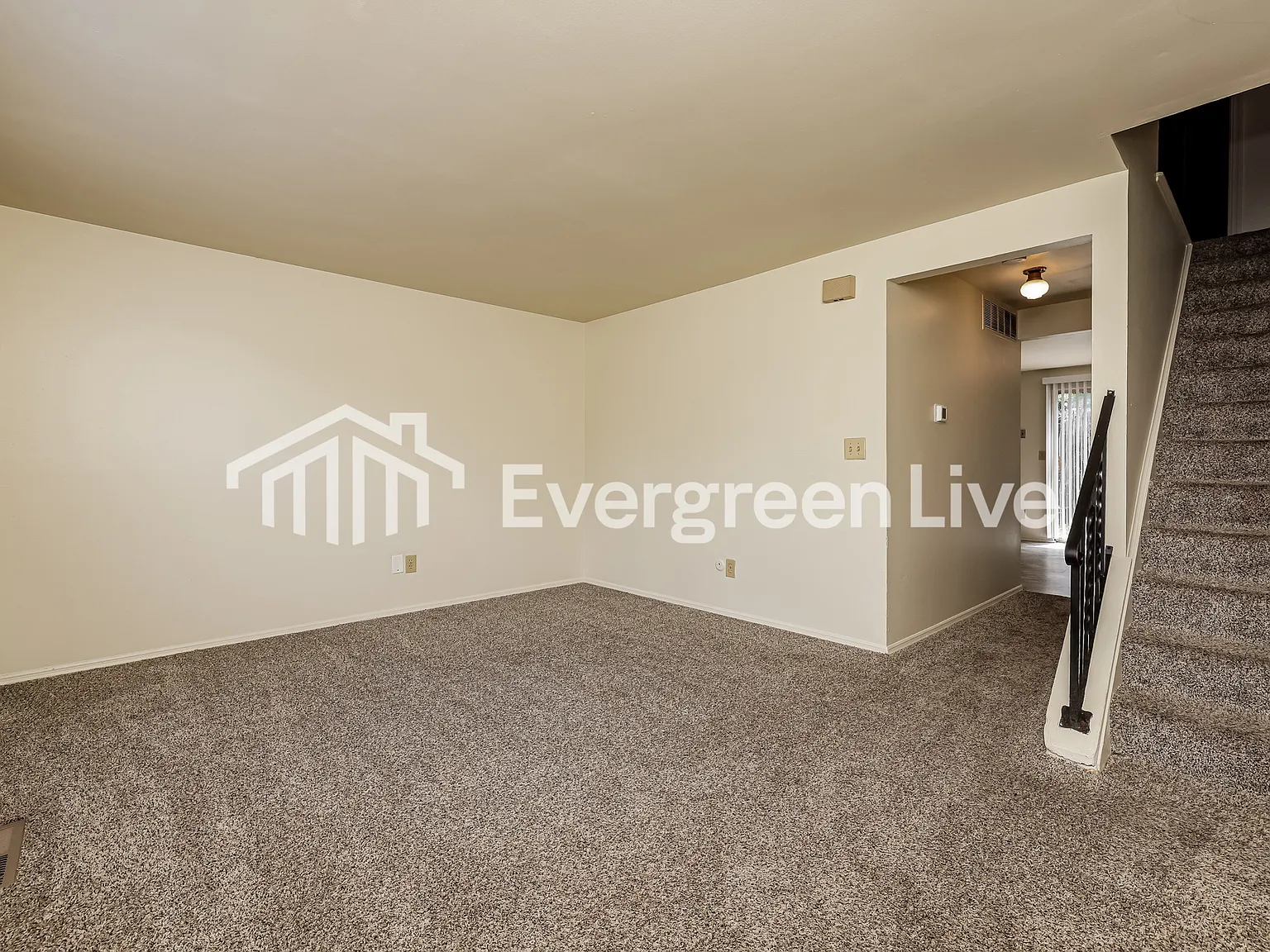 2 bed, 1.5 bath, 1094 sqft, $995 — Photo 3