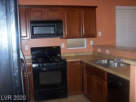 4th image of 10806 Avenzano St