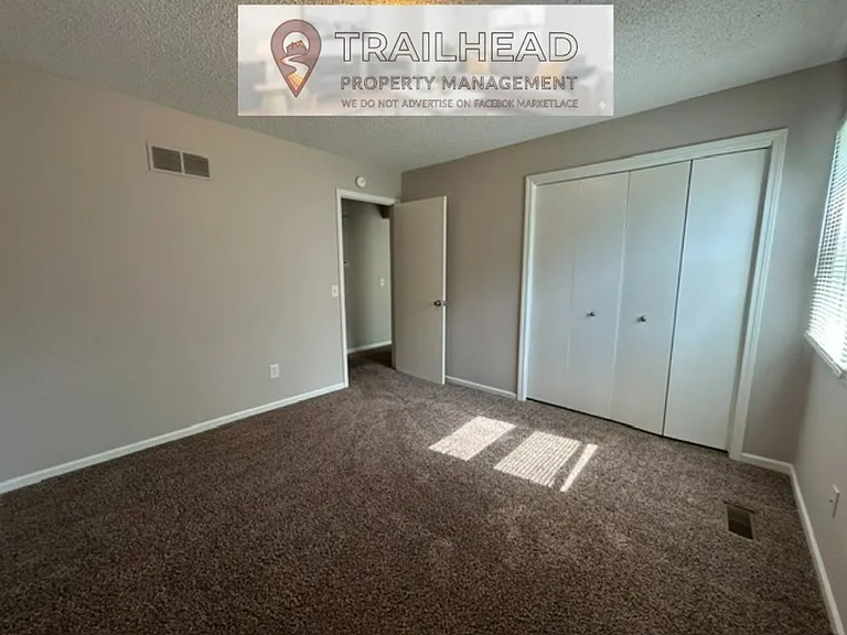 1323 Laurel St — Photo 12