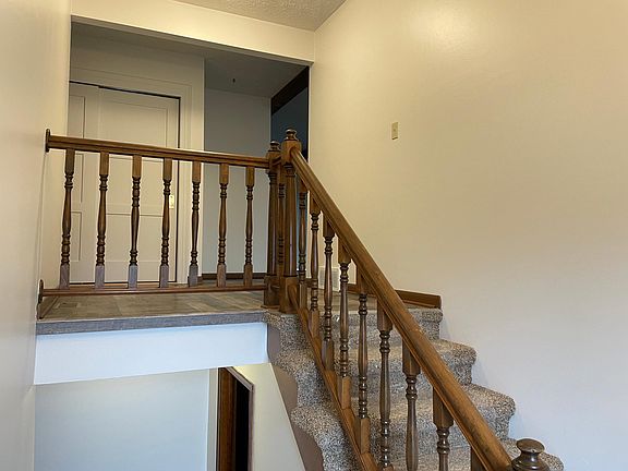 4th image of 3519 S 135th Cir