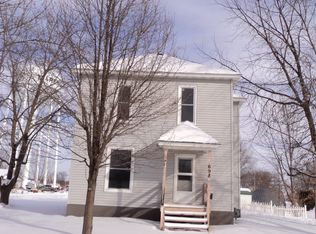 698 Eastern Ave, Marengo, IA 52301