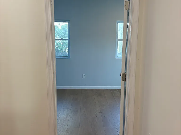 209 S Chapel St — Photo 22