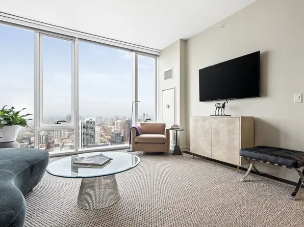 322 N Orleans St #1808, Chicago, IL 60654