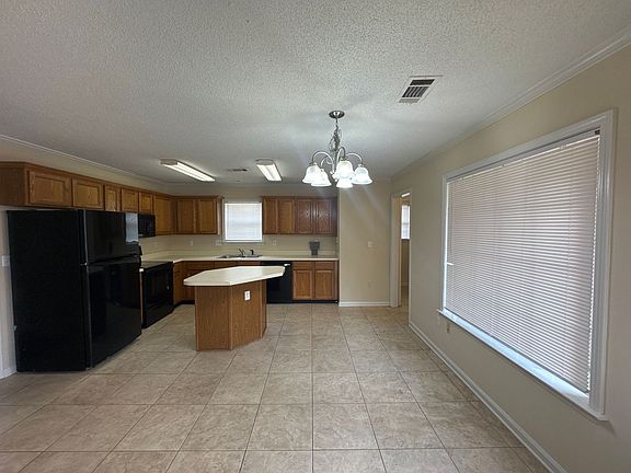 4th image of 792 Silver Sands Dr