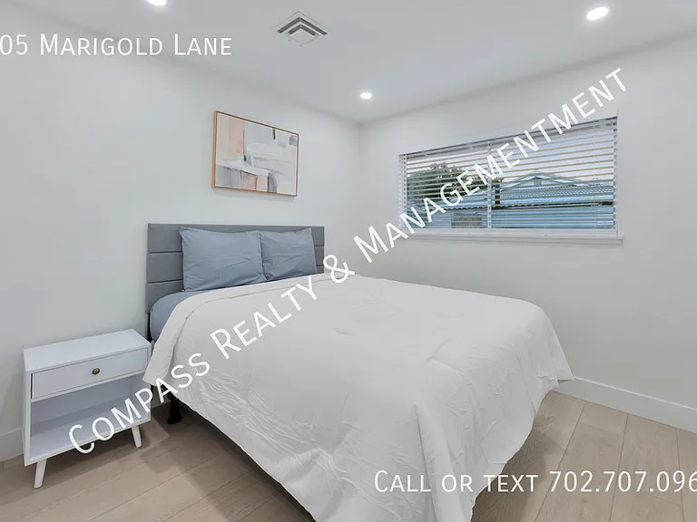 105 Marigold Ln — Photo 17