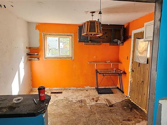 5th image of 216 2nd Ave S
