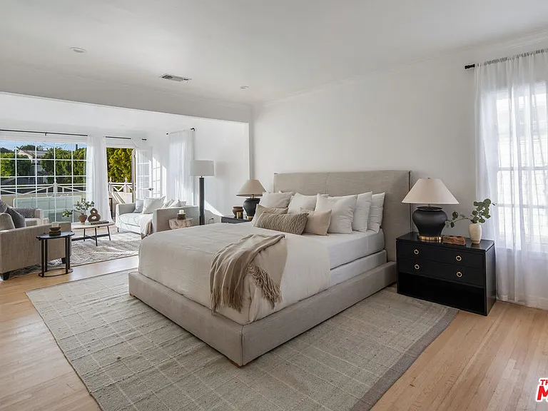 625 N Sierra Dr — Photo 10