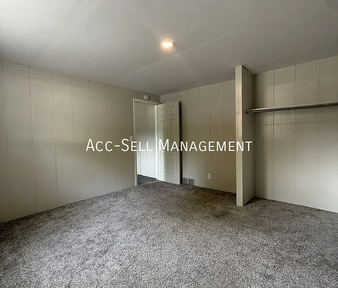 5245 Rich St #5245 — Photo 9