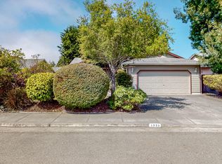 1325 Hedge Rose Ct, McKinleyville, CA 95519