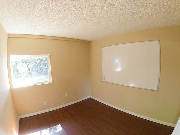5th image of 10712 Poplar St