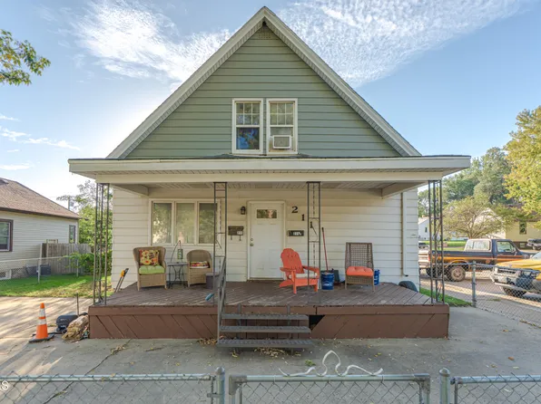 211 4th Ave NE, Mandan, ND 58554