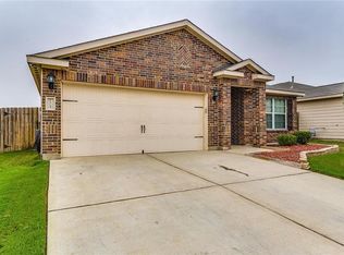 724 Lazy Crest Dr, Fort Worth, TX 76140