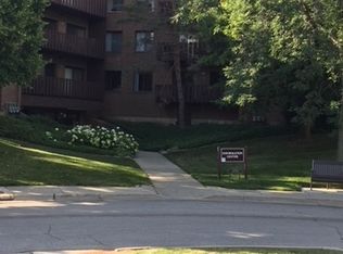 1755 Lake Cook Rd APT 125, Highland Park, IL 60035