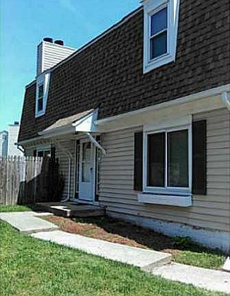 2nd image of 4708 Glencoe Ln