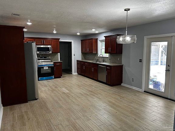 4th image of 7911 Burstaff Rd