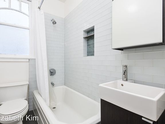 4th image of 624 Connecticut St #624