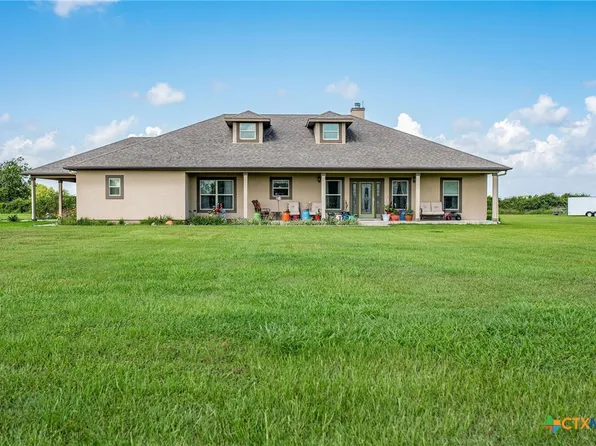 196 Garza Rd, Pt Lavaca, TX 77979