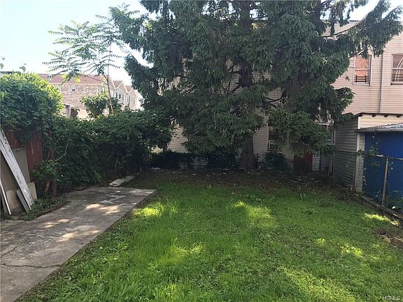 3rd image of 871 Olmstead Ave
