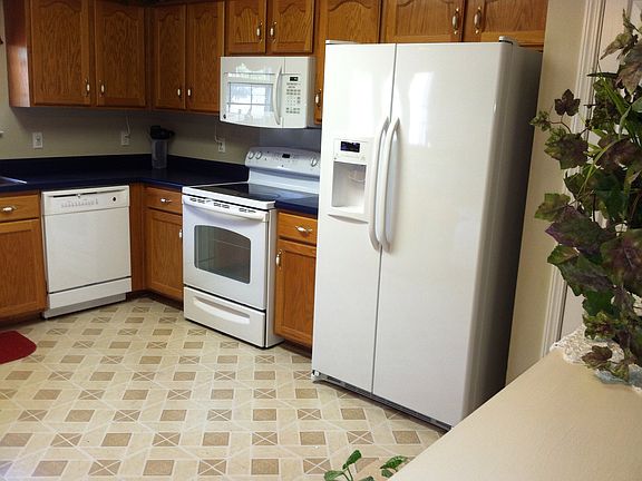 2nd image of 7704 Shadow Glen Ln
