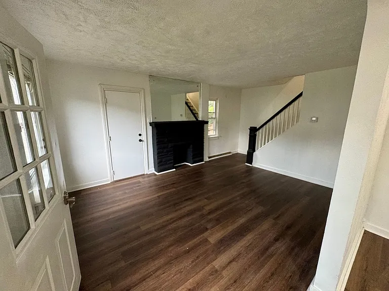 2432 Starkamp St — Photo 10